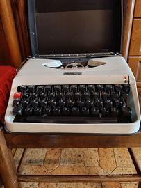 Macchina da scrivere Antares Compact 18