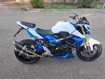 Suzuki GSR 750 2012