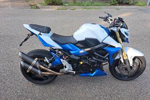 Suzuki GSR 750 2012