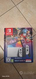Nintendo Switch OLED Bianca Bundle Mario 