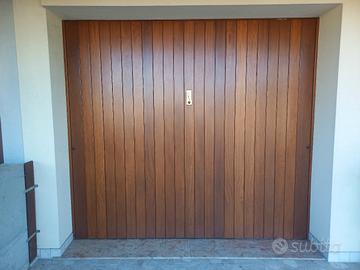 Basculante rivestito legno Iroko