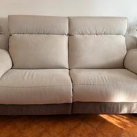 Divano 2 posti elettrico – come nuovo (2022)