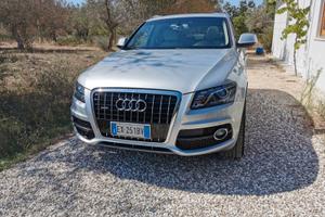 AUDI Q 5 - 3.0 V6 - 4x4 Triptronic