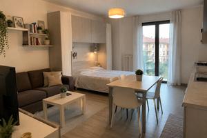 Monolocale con balcone a Introbio