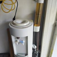 Distributore di acqua refrigerata Funzionante