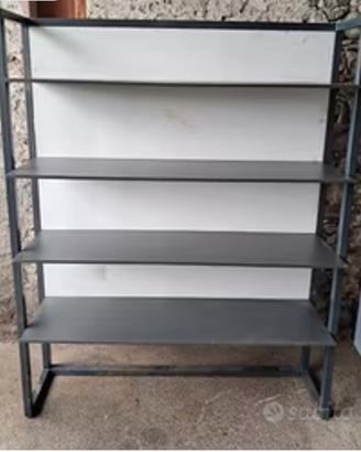 Scaffale ferro con pannello