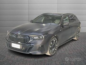 BMW Serie 5 G61 2024 Touring - 520d Touring 48V xd