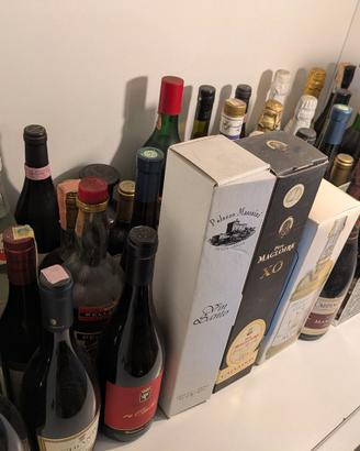 Collezione di circa 50 bottiglie liquore vintage