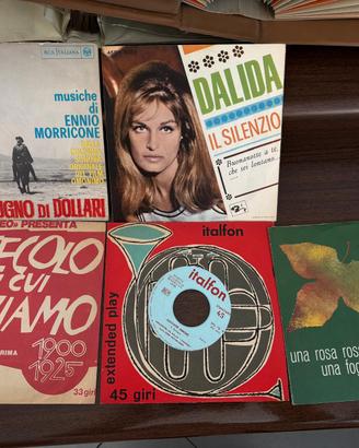 Dischi in vinile 45 giri e portadischi vintage