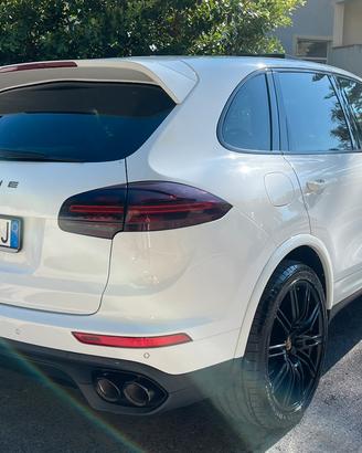 Porsche Cayenne Platinum 3.0 diesel