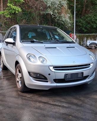 SMART FORFOUR 2004 SOLO PER RICAMBI