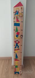 Metro da parete in legno per altezza bambini
