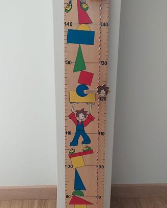 Metro da parete in legno per altezza bambini