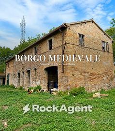 Rustico / Casale di 108 m² con 4 locali a Mondavio