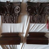 Una coppia di capitelli e basi classiche veneziane
