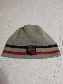 Berretto grigio chiaro invernale  Bench/