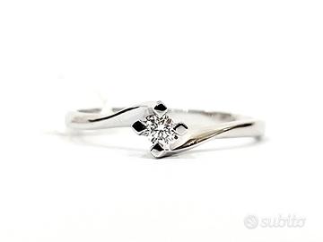 Anello solitario oro bianco diamante matrimonio