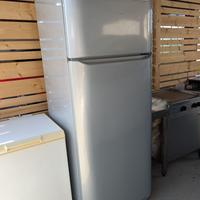 Frigorifero Ariston largo 70cm con congelatore