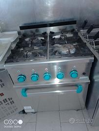 Cucina Quattro fuochi professionale con forno