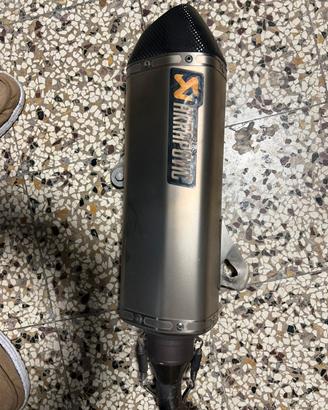 Terminale scarico akrapovic