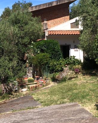 Casa indipendente con terreno