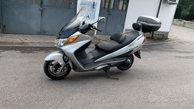 Sukuzi Burgman 400