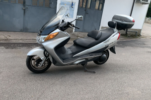 Sukuzi Burgman 400