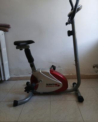 Cyclette Niky Fitness con computer bordo e cardio.