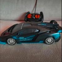 Auto nera telecomandata sportiva 