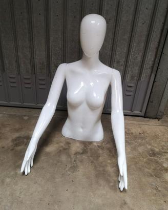 MANICHINO MEZZOBUSTO DONNA USATO A 123€