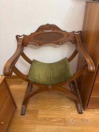 Poltroncina in legno