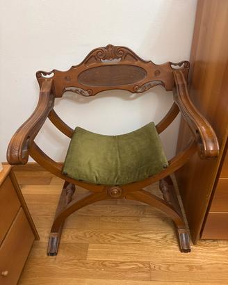 Poltroncina in legno