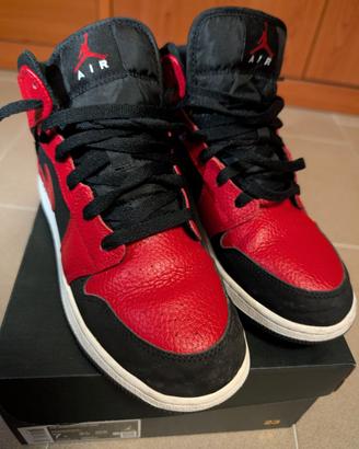 Air Jordan 1 Mid 554725-054 Taglia 40 Originali