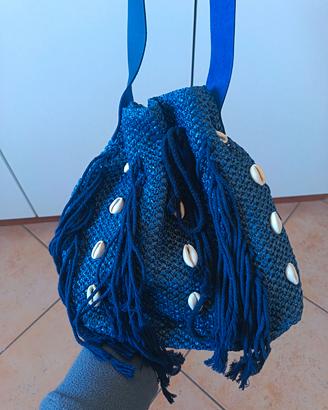 Borsa a secchiello con conchiglie 