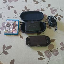 PS vita con porta console caricatore e fifa 14