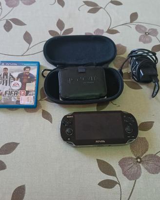 PS vita con porta console caricatore e fifa 14