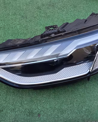 AUDI A4 B9 8W0 Restyling MATRIX Faro Fanale Sinist