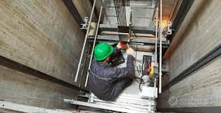 Tecnico ascensosrista con patentino