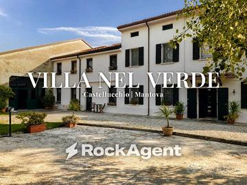 Villa di 420 m² con più di 5 locali e box auto a C