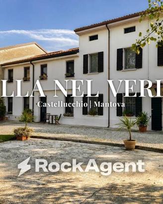 Villa di 420 m² con più di 5 locali e box auto a C