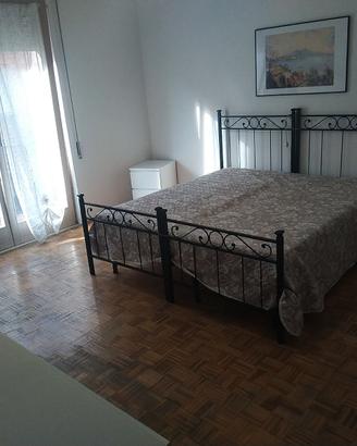 Camera singola con letto matrimoniale