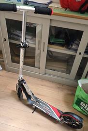 monopattino a spinta