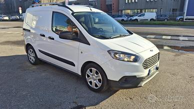 Ford Transit Courier - Benzina