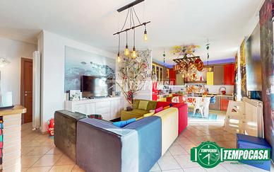 Trilocale con doppi servizi e box