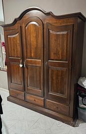 Armadio in legno tre ante arte povera