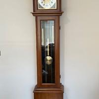 Orologio a colonna a pendolo  suoneria Westminster