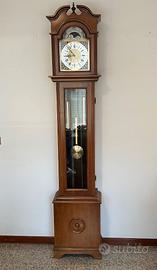 Orologio a colonna a pendolo  suoneria Westminster