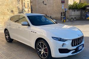 Maserati Levante V6 Diesel 275 CV AWD Gransport