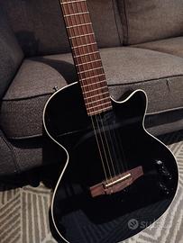 Chitarra acustica elettrificata