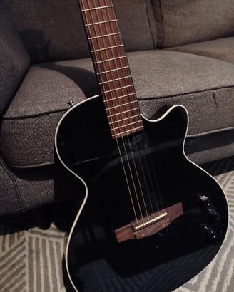 Chitarra acustica elettrificata